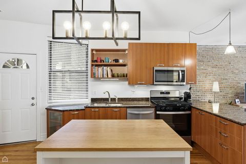 Tiny photo for 5603 N Glenwood Avenue #1, Chicago, IL 60660 (MLS # 12556142)