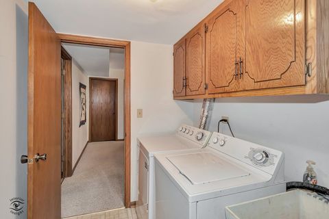 Tiny photo for 8827 Clearview Drive, Orland Park, IL 60462 (MLS # 12627119)
