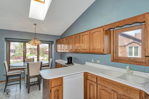 Tiny photo for 8827 Clearview Drive, Orland Park, IL 60462 (MLS # 12627119)
