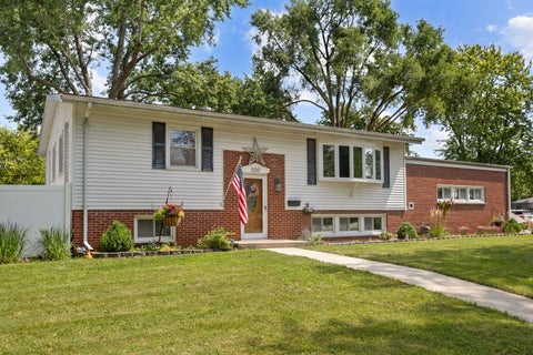 Tiny photo for 1120 S 12th Avenue, St. Charles, IL 60174 (MLS # 12743443)