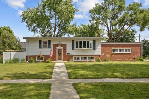 Photo of 1120 S 12th Avenue, St. Charles, IL 60174 (MLS # 12743443)