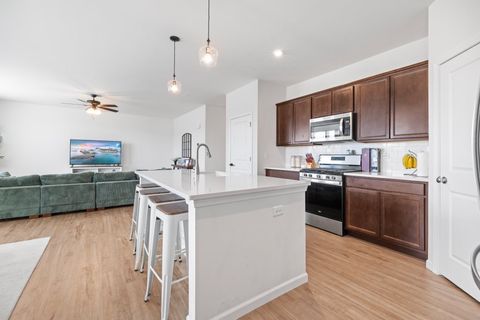 Tiny photo for 3001 Semple Way, Mundelein, IL 60060 (MLS # 12602422)