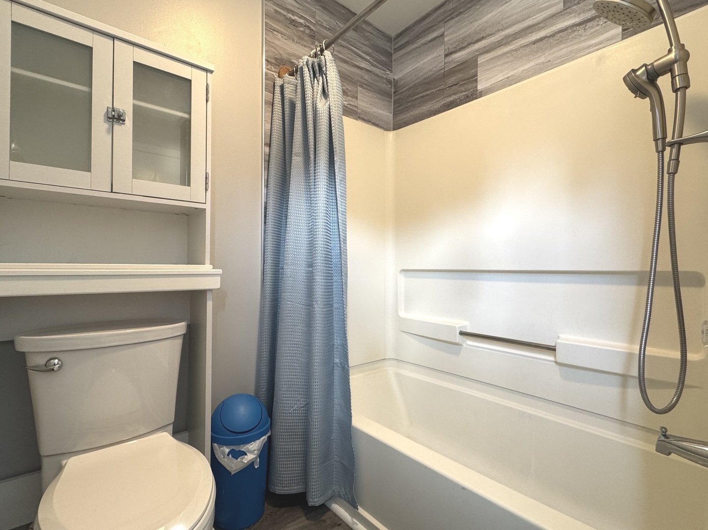 St. Anne, Illinois 60964, United States, 3 Bedrooms Bedrooms, ,2 BathroomsBathrooms,Residential,Active,234282