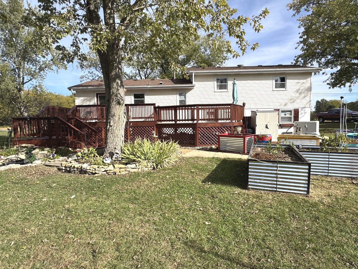 St. Anne, Illinois 60964, United States, 3 Bedrooms Bedrooms, ,2 BathroomsBathrooms,Residential,Active,234282