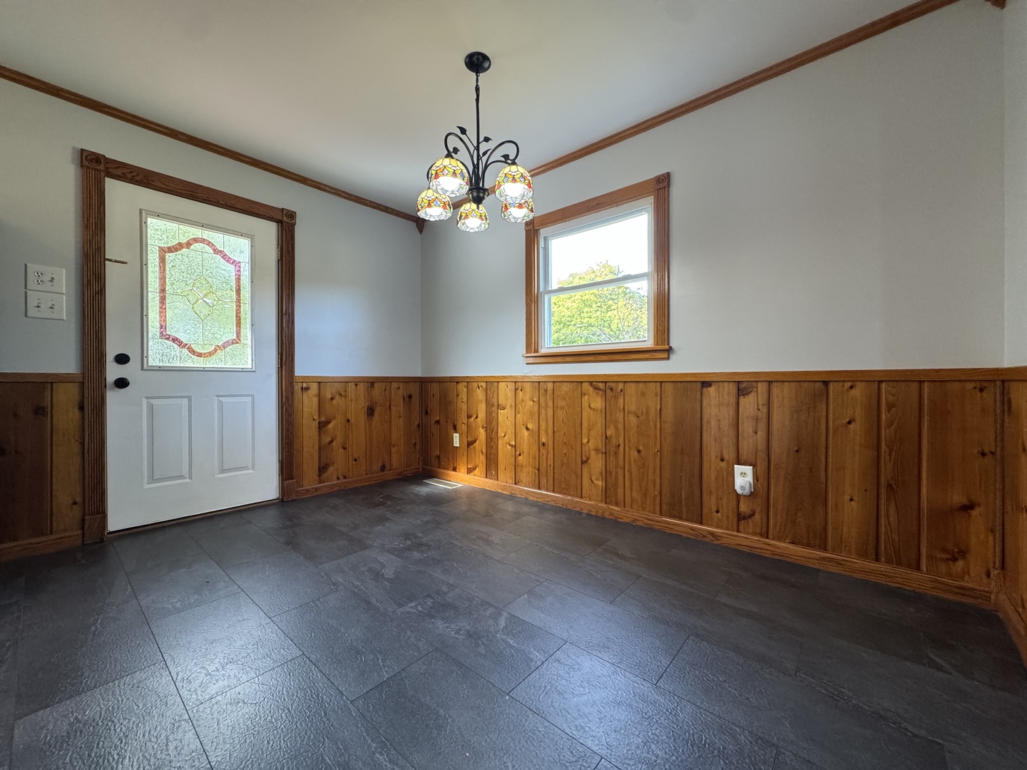 St. Anne, Illinois 60964, United States, 3 Bedrooms Bedrooms, ,2 BathroomsBathrooms,Residential,Active,234282