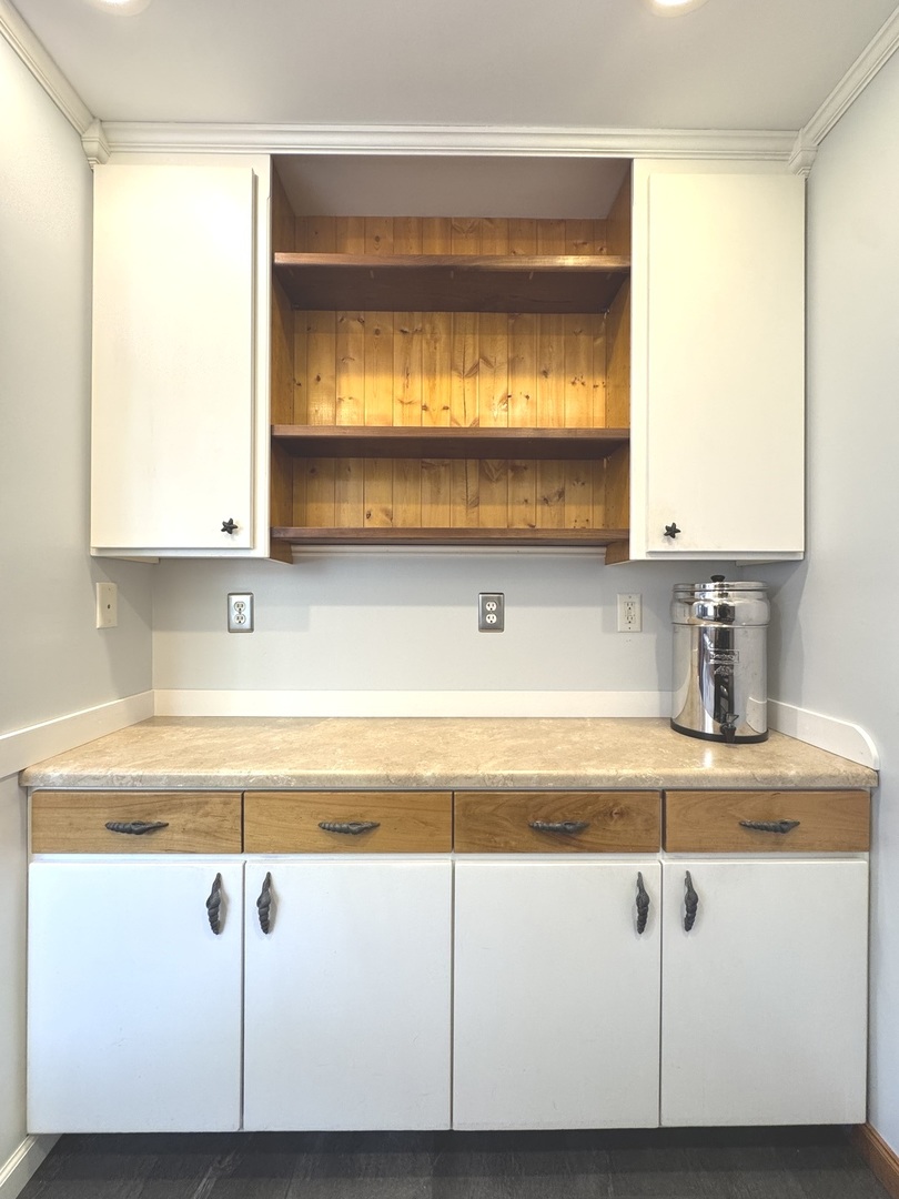 St. Anne, Illinois 60964, United States, 3 Bedrooms Bedrooms, ,2 BathroomsBathrooms,Residential,Active,234282