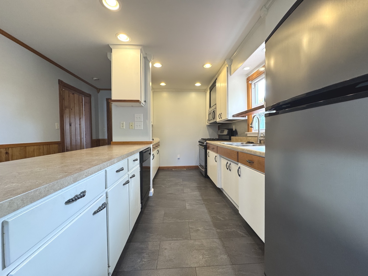 St. Anne, Illinois 60964, United States, 3 Bedrooms Bedrooms, ,2 BathroomsBathrooms,Residential,Active,234282