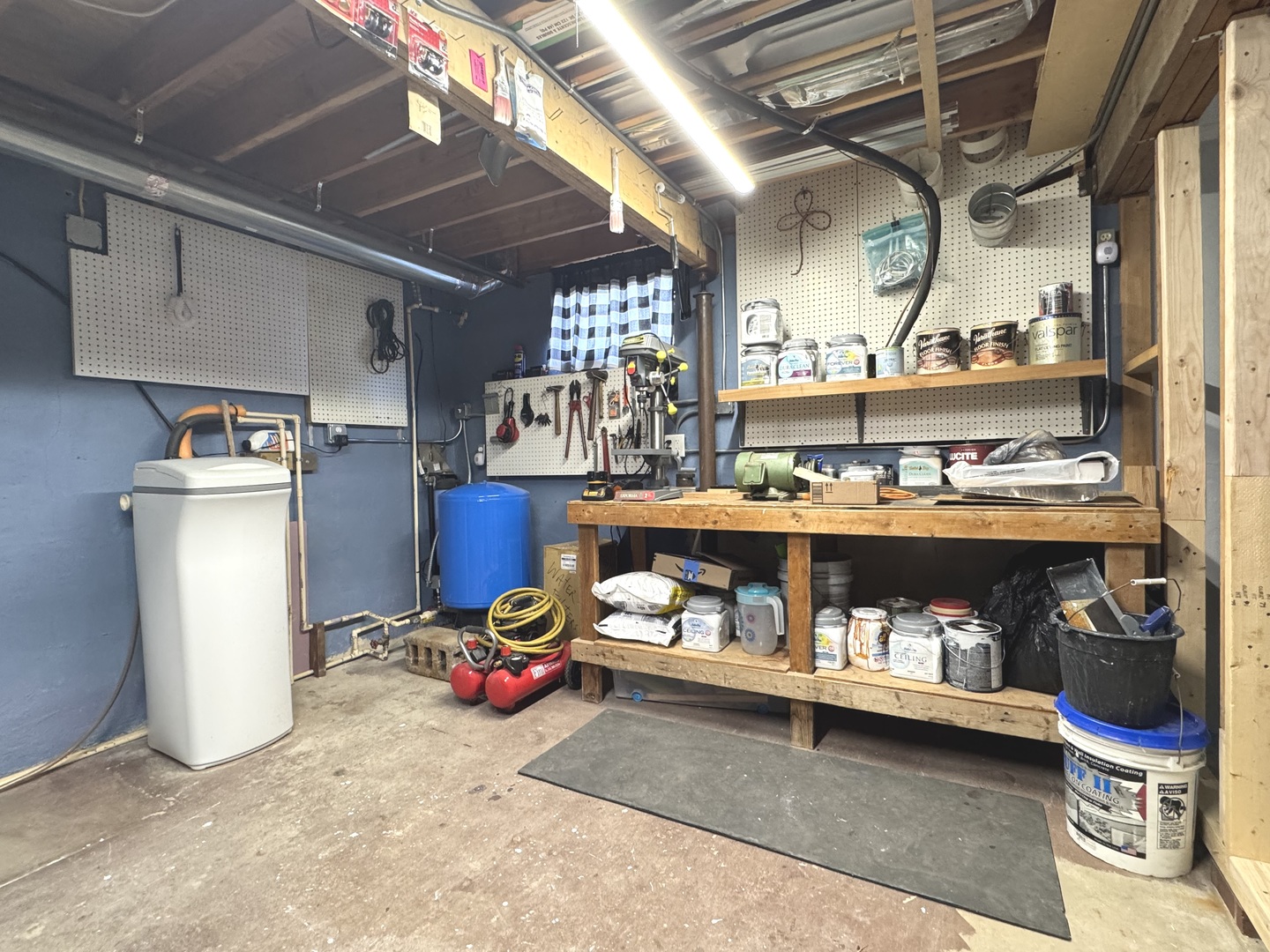 St. Anne, Illinois 60964, United States, 3 Bedrooms Bedrooms, ,2 BathroomsBathrooms,Residential,Active,234282