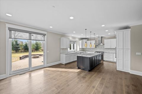 Tiny photo for 25 Clay Court, Lake Bluff, IL 60044 (MLS # 12566205)