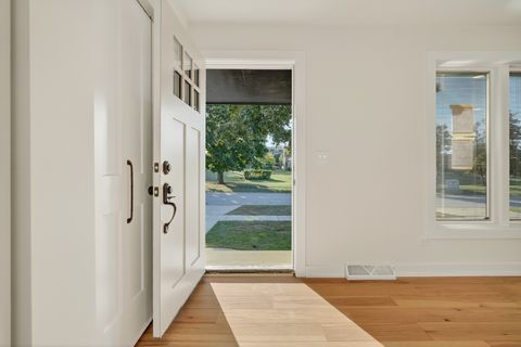 Tiny photo for 1237 N Ridge Avenue, Arlington Heights, IL 60004 (MLS # 12488955)