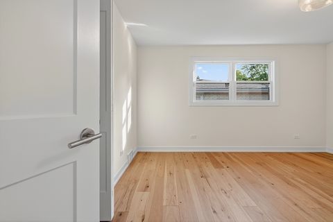 Tiny photo for 1237 N Ridge Avenue, Arlington Heights, IL 60004 (MLS # 12488955)