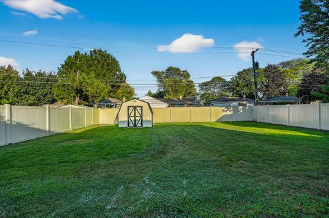 Tiny photo for 1237 N Ridge Avenue, Arlington Heights, IL 60004 (MLS # 12488955)