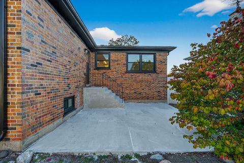 Tiny photo for 1237 N Ridge Avenue, Arlington Heights, IL 60004 (MLS # 12488955)
