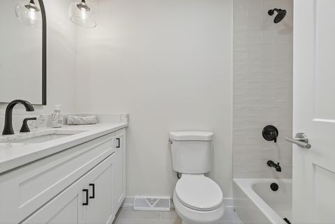 Tiny photo for 1237 N Ridge Avenue, Arlington Heights, IL 60004 (MLS # 12488955)