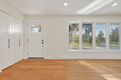 Tiny photo for 1237 N Ridge Avenue, Arlington Heights, IL 60004 (MLS # 12488955)
