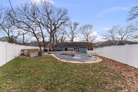 Tiny photo for 1221 20th Ave Way, East Moline, IL 61244 (MLS # 12546081)