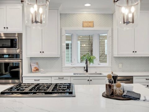 Tiny photo for 4636 Lawn Avenue, Western Springs, IL 60558 (MLS # 12578403)