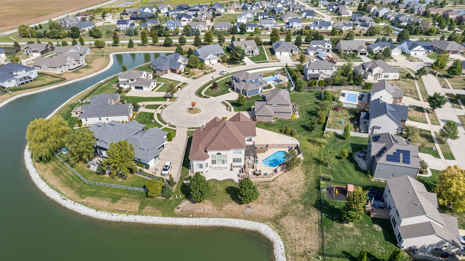 5021 Chestnut Grove Drive