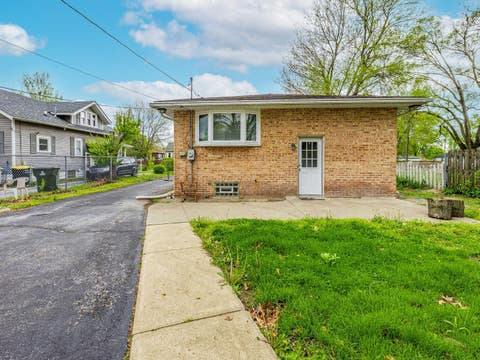 Tiny photo for 18136 Oakwood Avenue, Lansing, IL 60438 (MLS # 12725225)