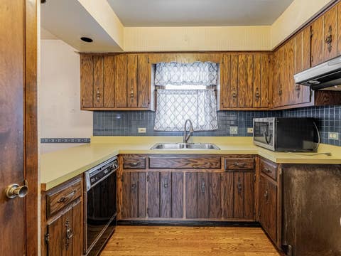 Tiny photo for 18136 Oakwood Avenue, Lansing, IL 60438 (MLS # 12725225)