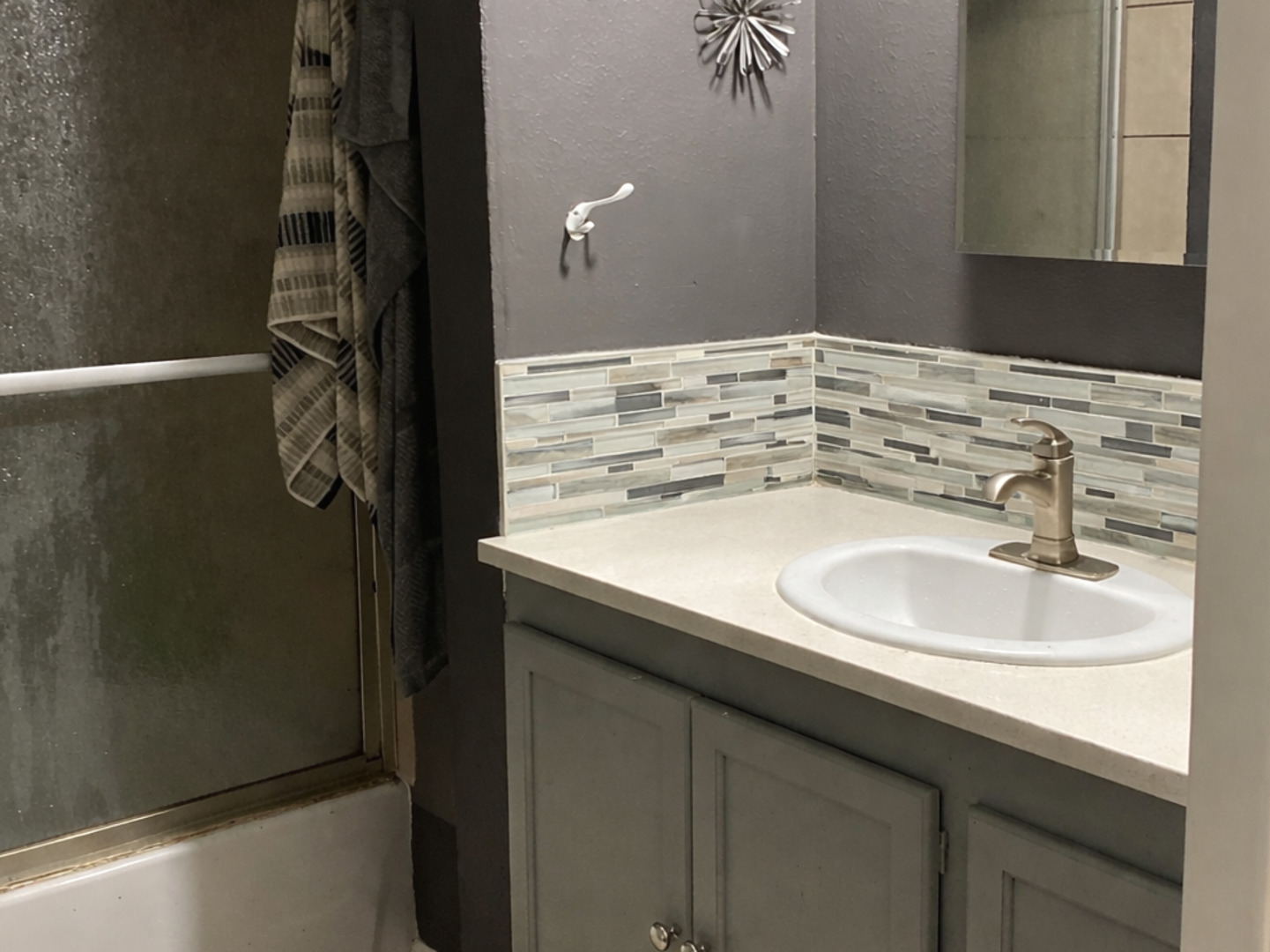 9001 S Cicero Avenue 80