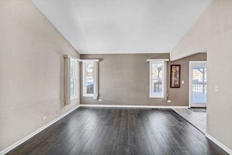 Tiny photo for 307 Orchard Lane, Bloomingdale, IL 60108 (MLS # 12529930)