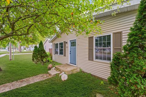 Tiny photo for 842 N Walnut Street, Monticello, IL 61856 (MLS # 12490500)