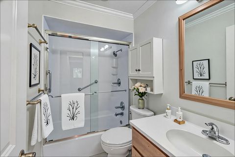 Tiny photo for 121 S Vail Avenue #403, Arlington Heights, IL 60005 (MLS # 12490748)