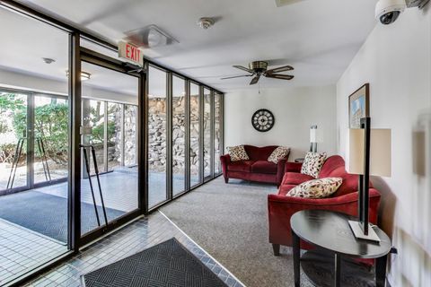 Tiny photo for 121 S Vail Avenue #403, Arlington Heights, IL 60005 (MLS # 12490748)
