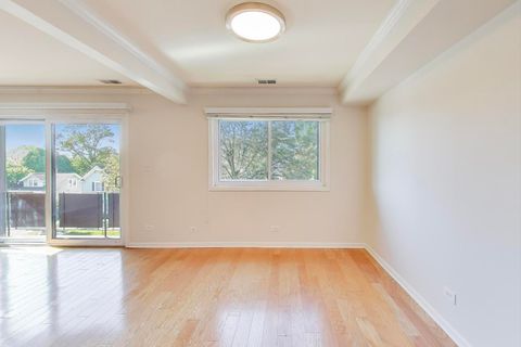 Tiny photo for 121 S Vail Avenue #403, Arlington Heights, IL 60005 (MLS # 12490748)