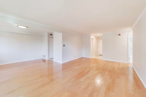 Tiny photo for 121 S Vail Avenue #403, Arlington Heights, IL 60005 (MLS # 12490748)