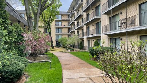 Tiny photo for 6221 N Niagara Avenue #401, Chicago, IL 60631 (MLS # 12487976)