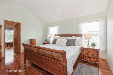 Tiny photo for 2578 Crestview Drive, Aurora, IL 60502 (MLS # 12410276)