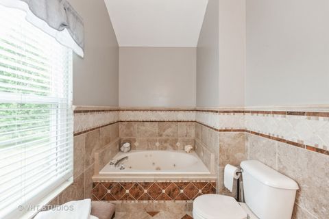 Tiny photo for 2578 Crestview Drive, Aurora, IL 60502 (MLS # 12410276)