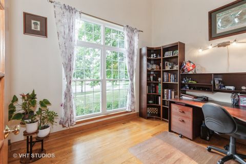 Tiny photo for 2578 Crestview Drive, Aurora, IL 60502 (MLS # 12410276)