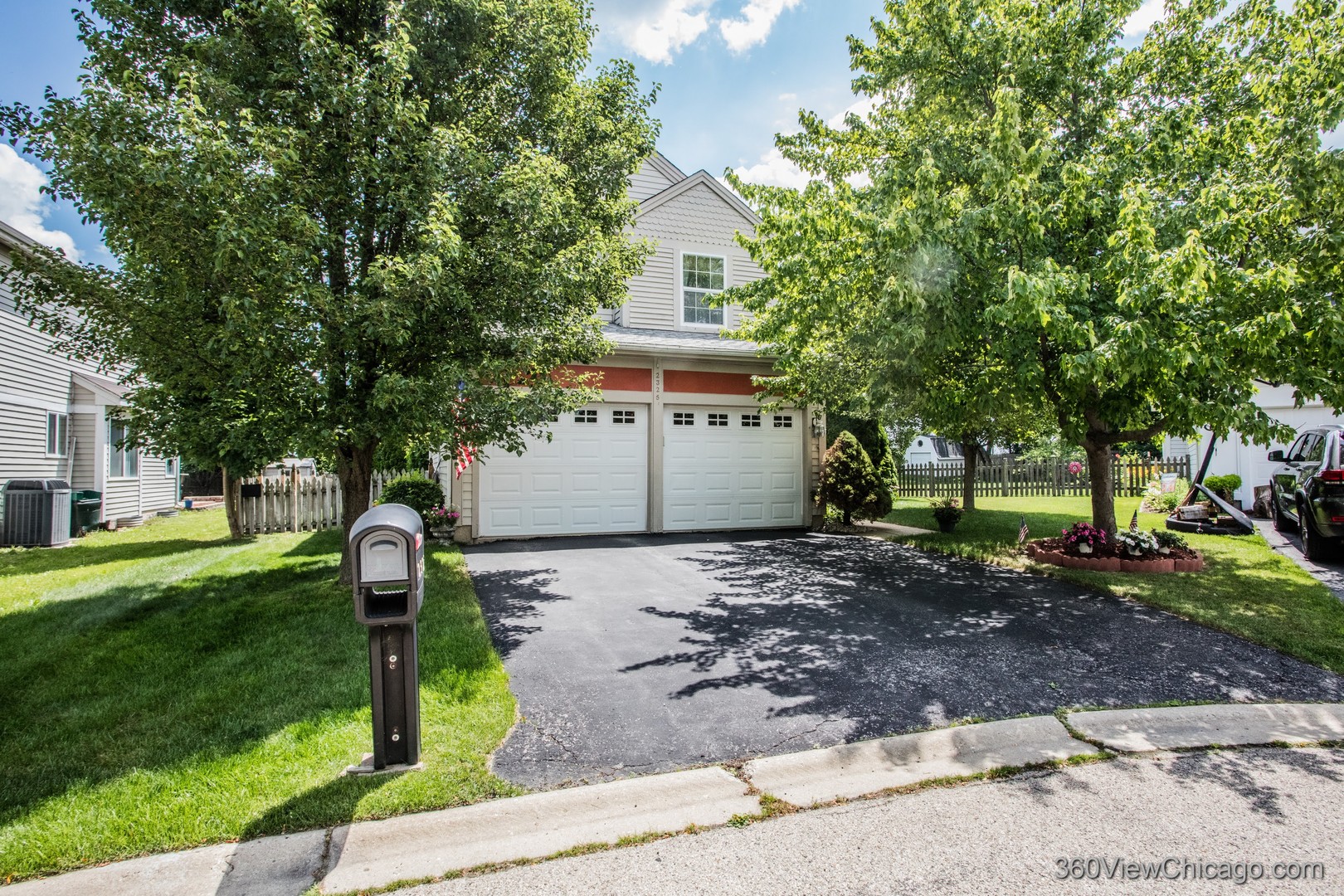 2325 N Lenox Court