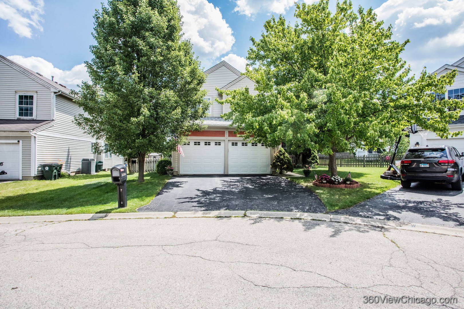2325 N Lenox Court