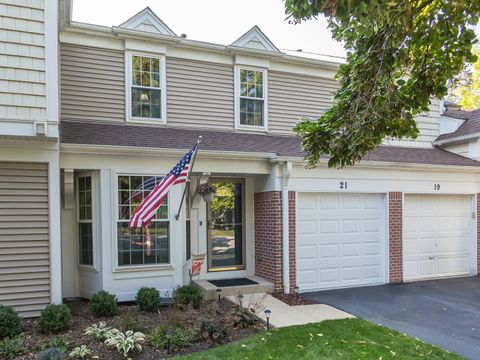 Photo of 21 E Shag Bark Lane, Streamwood, IL 60107 (MLS # 12470233)
