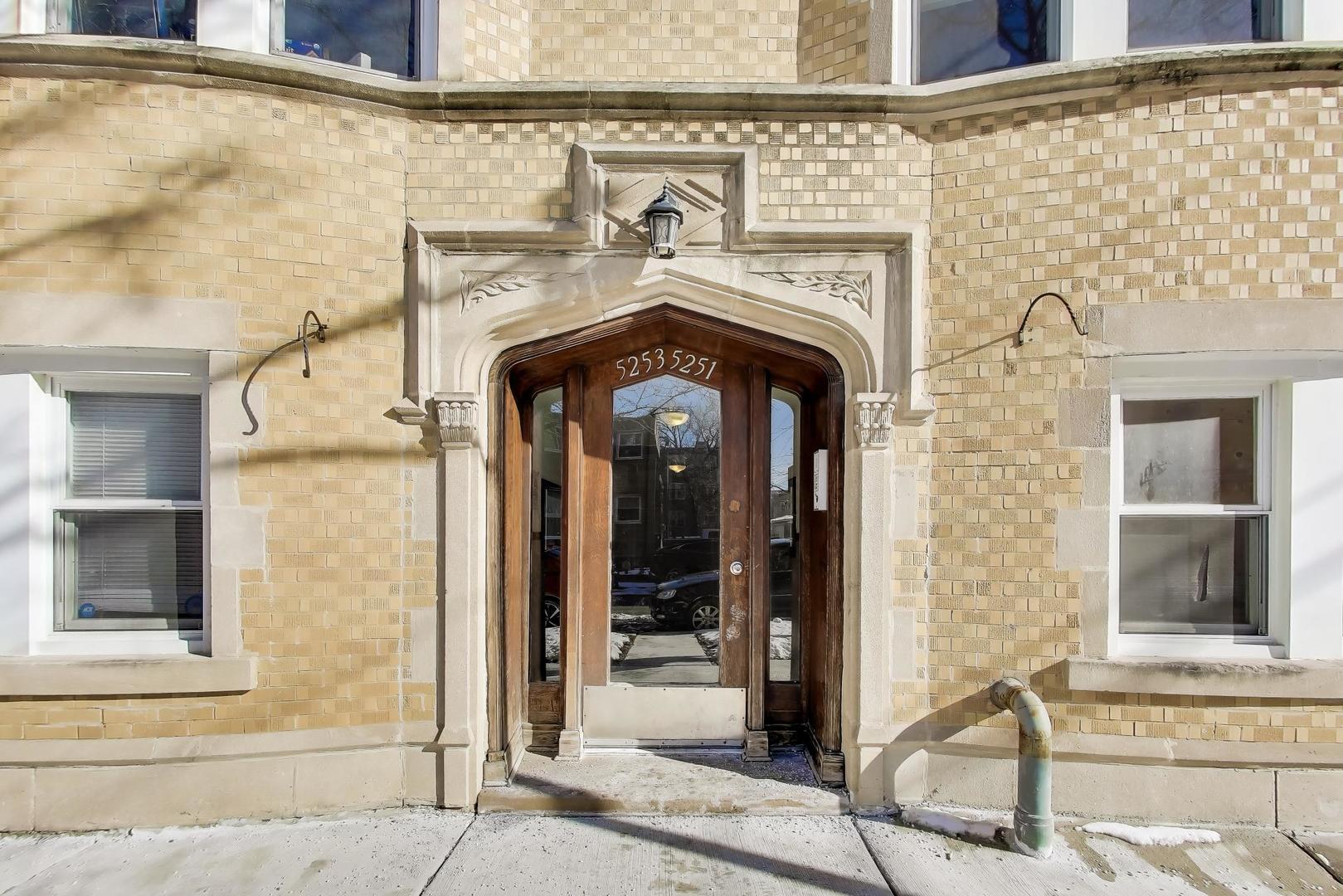 5253 N Rockwell Street 3