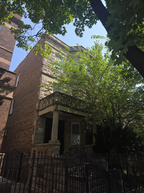 3944 W Gladys Avenue