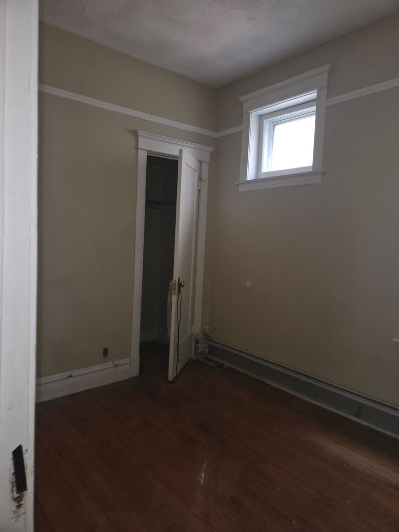 3944 W Gladys Avenue