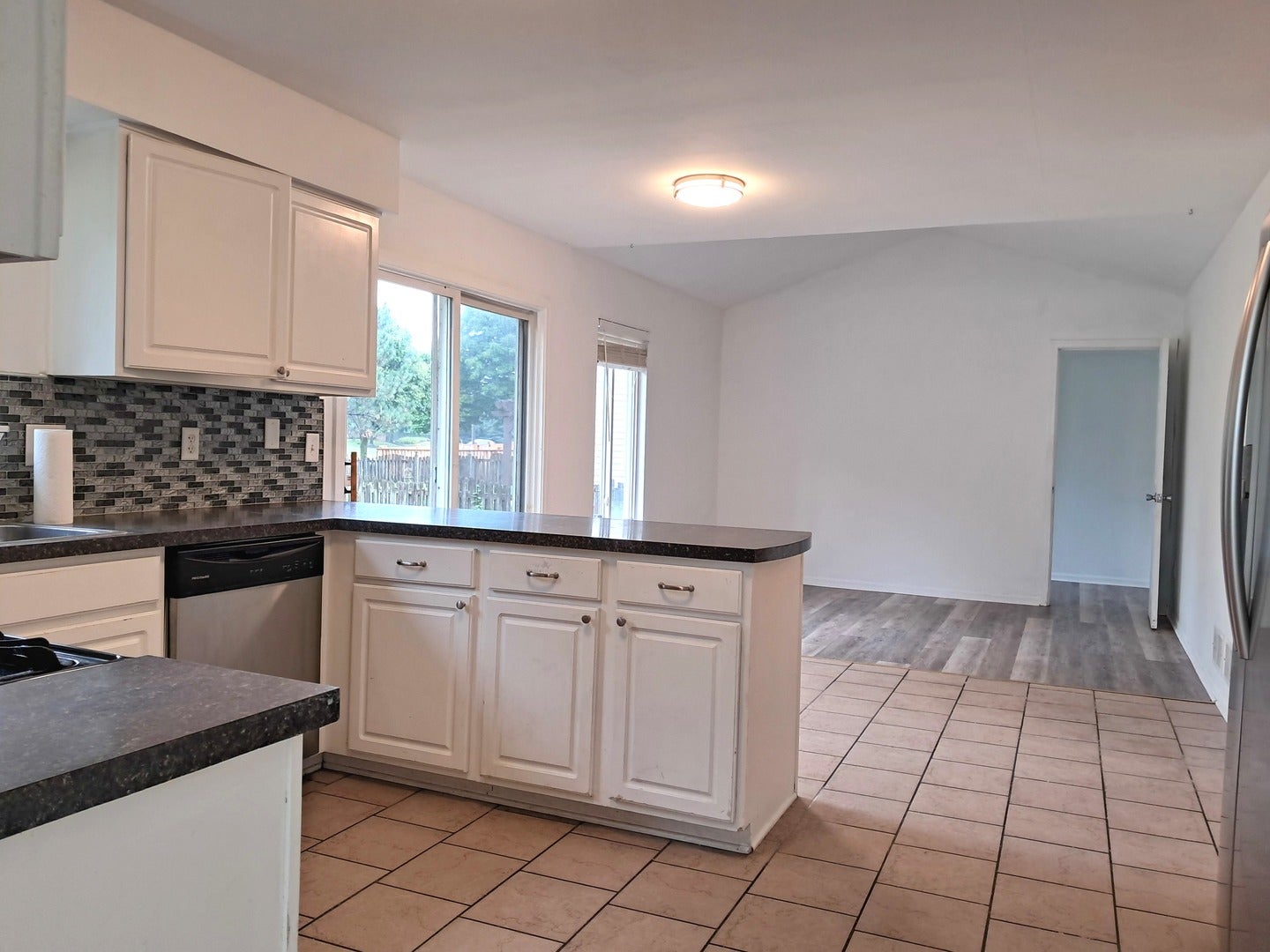 21426 W Georgetown Court