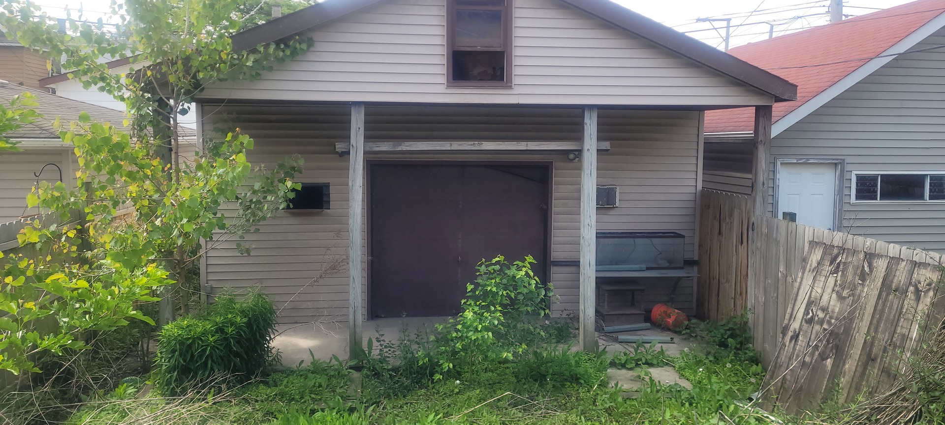 541 W 44th Place