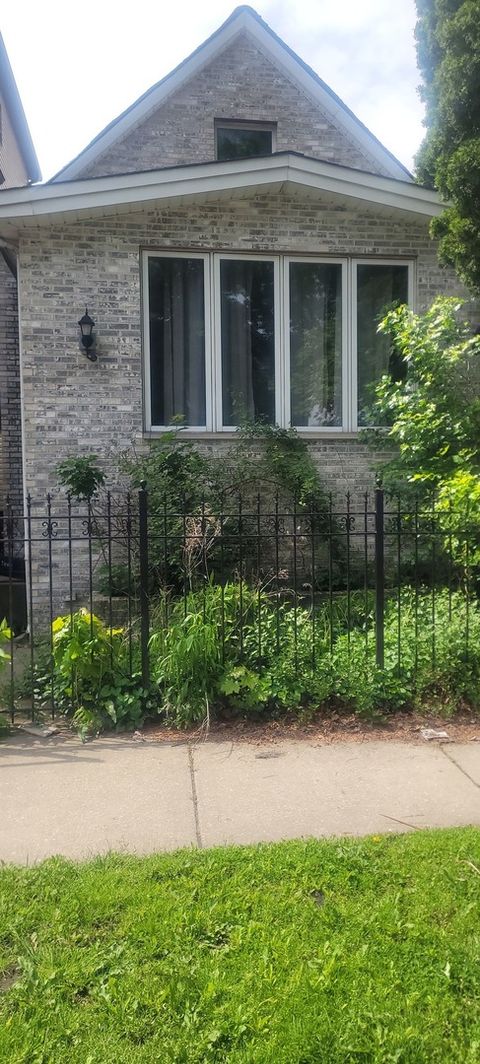 541 W 44th Place Chicago IL 60609