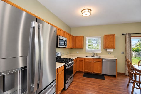 Tiny photo for 5 Flowerfield Court, Lake In The Hills, IL 60156 (MLS # 12773118)