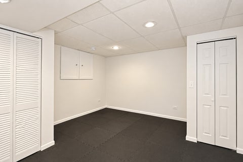 Tiny photo for 5 Flowerfield Court, Lake In The Hills, IL 60156 (MLS # 12773118)