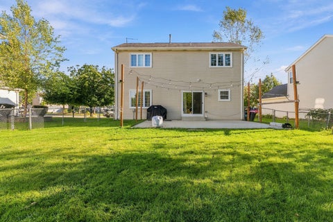 Tiny photo for 5 Flowerfield Court, Lake In The Hills, IL 60156 (MLS # 12773118)