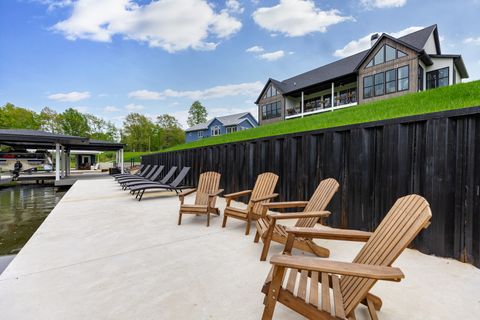 Tiny photo for 10028 E Pineridge Drive, Effingham, IL 62401 (MLS # 12596836)