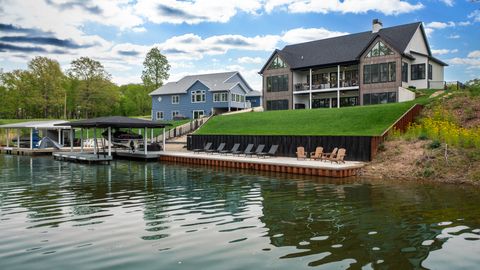 Tiny photo for 10028 E Pineridge Drive, Effingham, IL 62401 (MLS # 12596836)