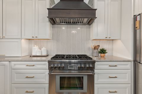 Tiny photo for 10028 E Pineridge Drive, Effingham, IL 62401 (MLS # 12596836)